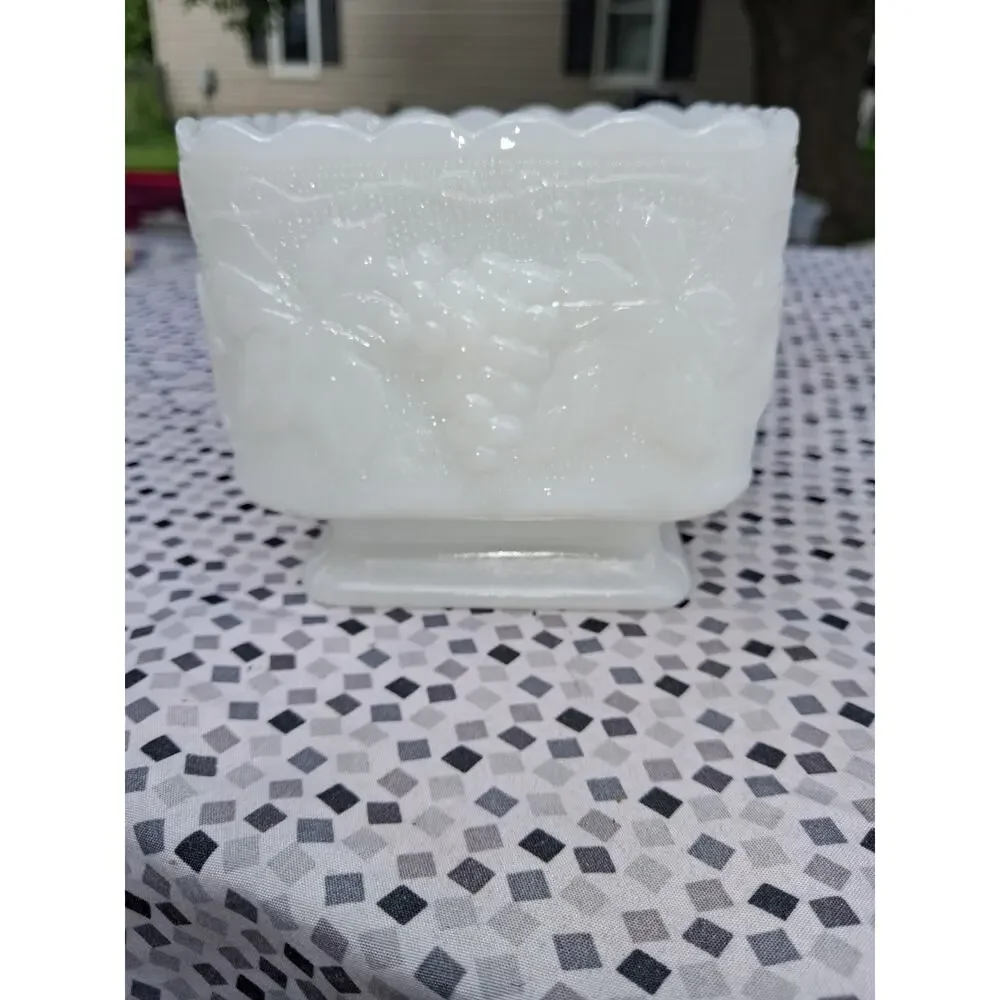 Anchor Hocking Milk Glass Grapes and Leaves 4 1/4